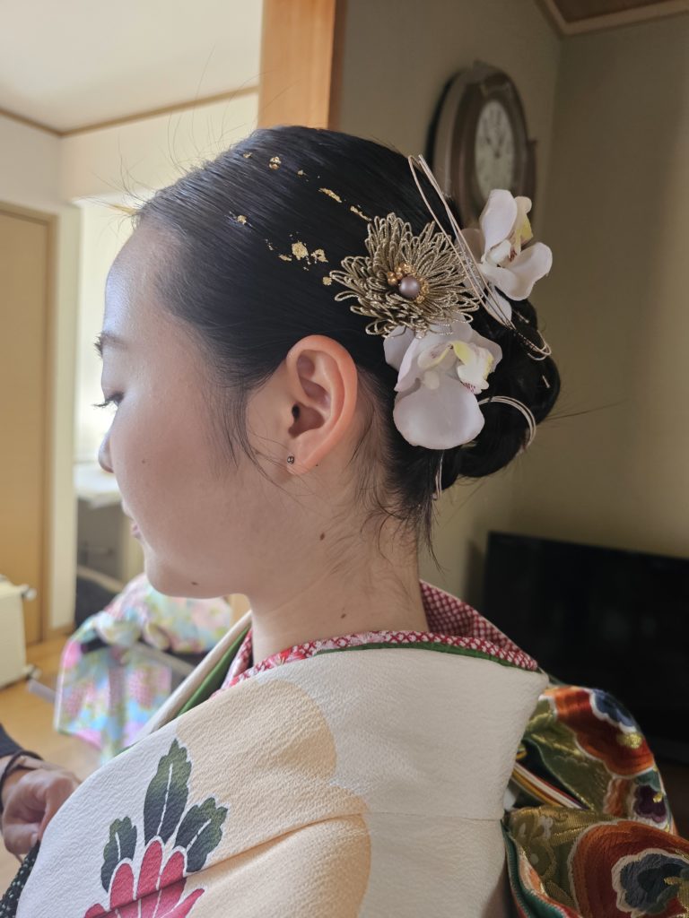 自由が丘サロンにて成人式前撮りヘアメイク＆白い着物着付け事例