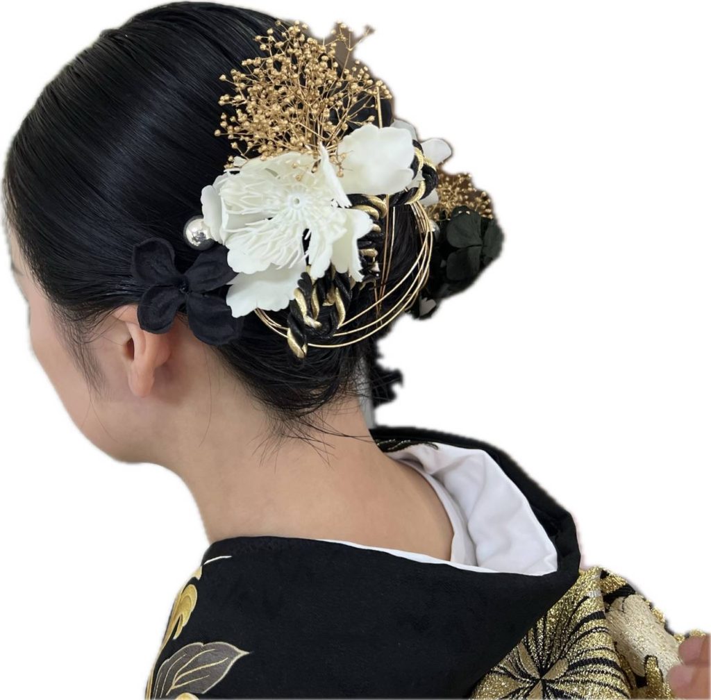 黒とゴールドの成人式振袖の着付け&ヘアメイク事例